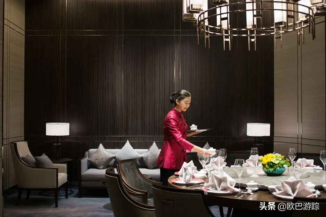 魔都四叶草洲际酒店，享缤纷自助大餐，国庆畅玩快闪啤酒节