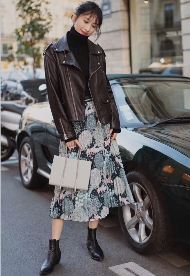 张俪真皮，套上3件超大的羽绒服跳芭蕾，感觉腿分分钟要“断”