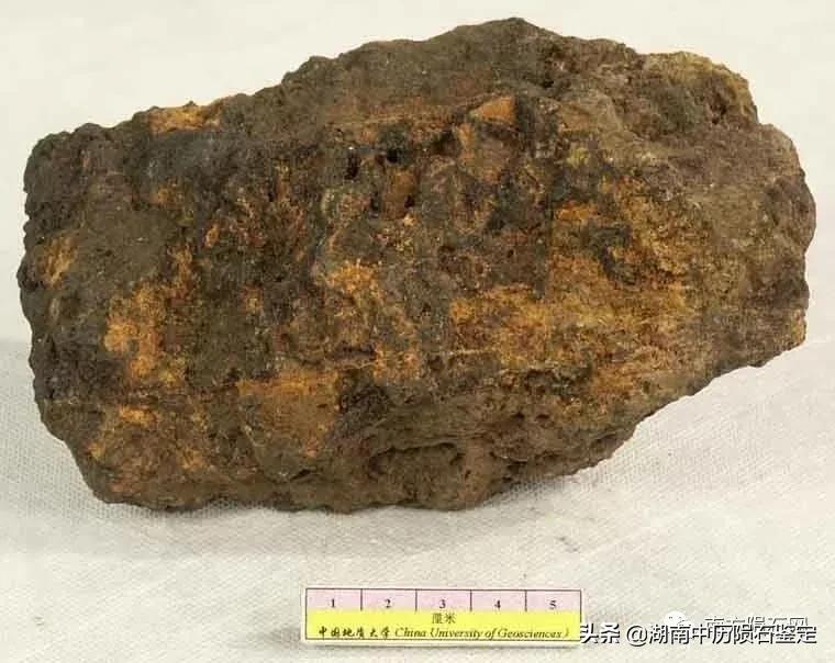 月球陨石与地球矿石的区别,月球陨石和矿石有什么区别