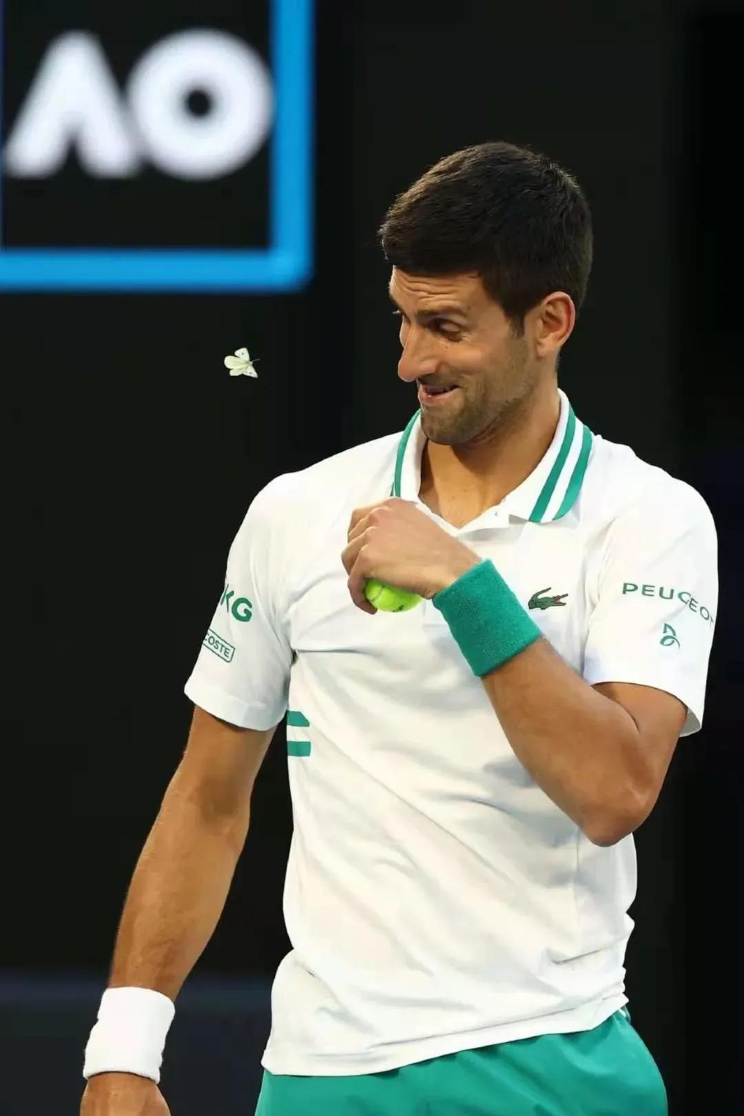 本该严肃的场合经常忍不住笑,本来是严肃的事情结果变成了笑料