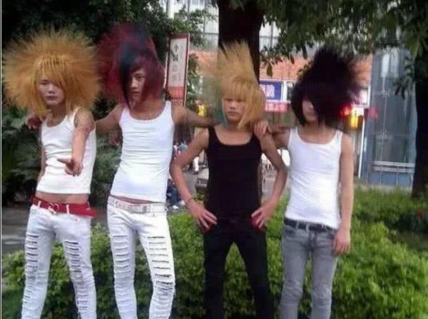 杀马特回忆过去,杀马特去网吧通宵