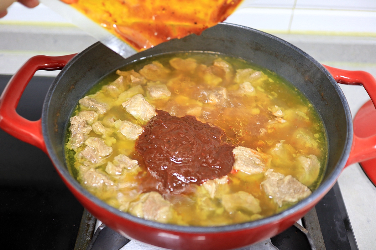 番茄味火锅底料做牛肉,牛肉焖火锅底料