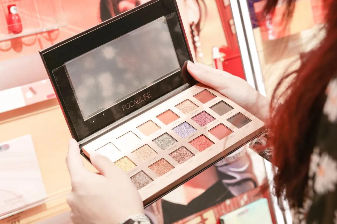 彩妆大牌秒杀,彩妆化妆品套装全套直播秒杀