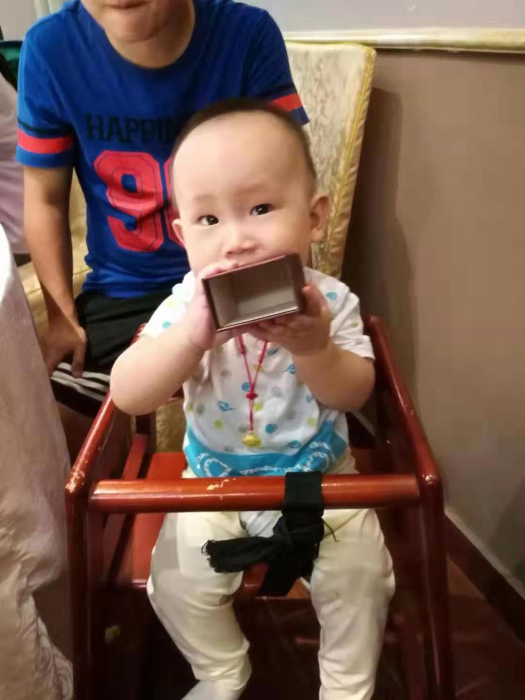 过敏宝宝身上起干性湿疹怎么办,宝宝脖子湿疹和热疹一起怎么办