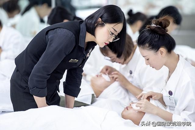 大连蒙妮坦美发美容技能培训学校,大连蒙妮坦美容学校