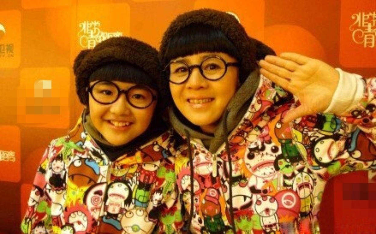 高龄生子、嫁神秘富商、退休成网红，“童年回忆”们变样了吗？