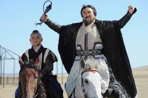 成吉思汗发明一战术，把1万人当十万人用，德国学会后险征服欧洲