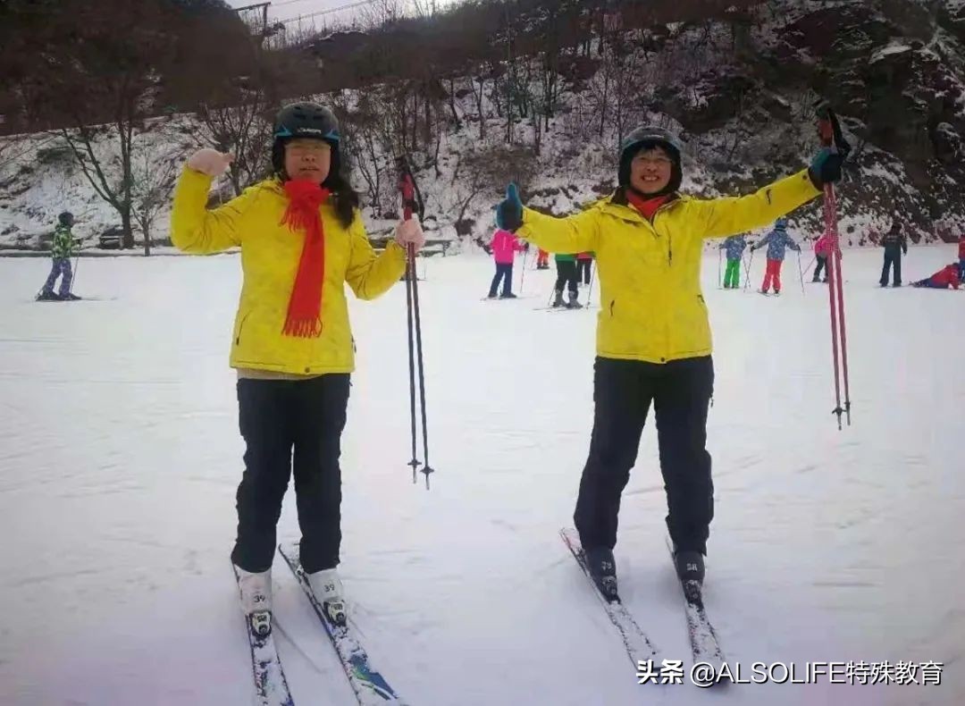 双盲6年，自闭症外孙女成为姥爷的“眼睛”