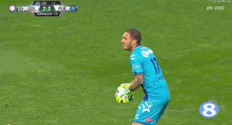 搞笑视频门将被数次击中,门将乌龙球爆笑视频