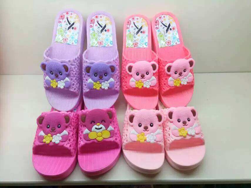 拖鞋黑黑的污垢是什么物质,拖鞋的污垢怎么才能刷干净