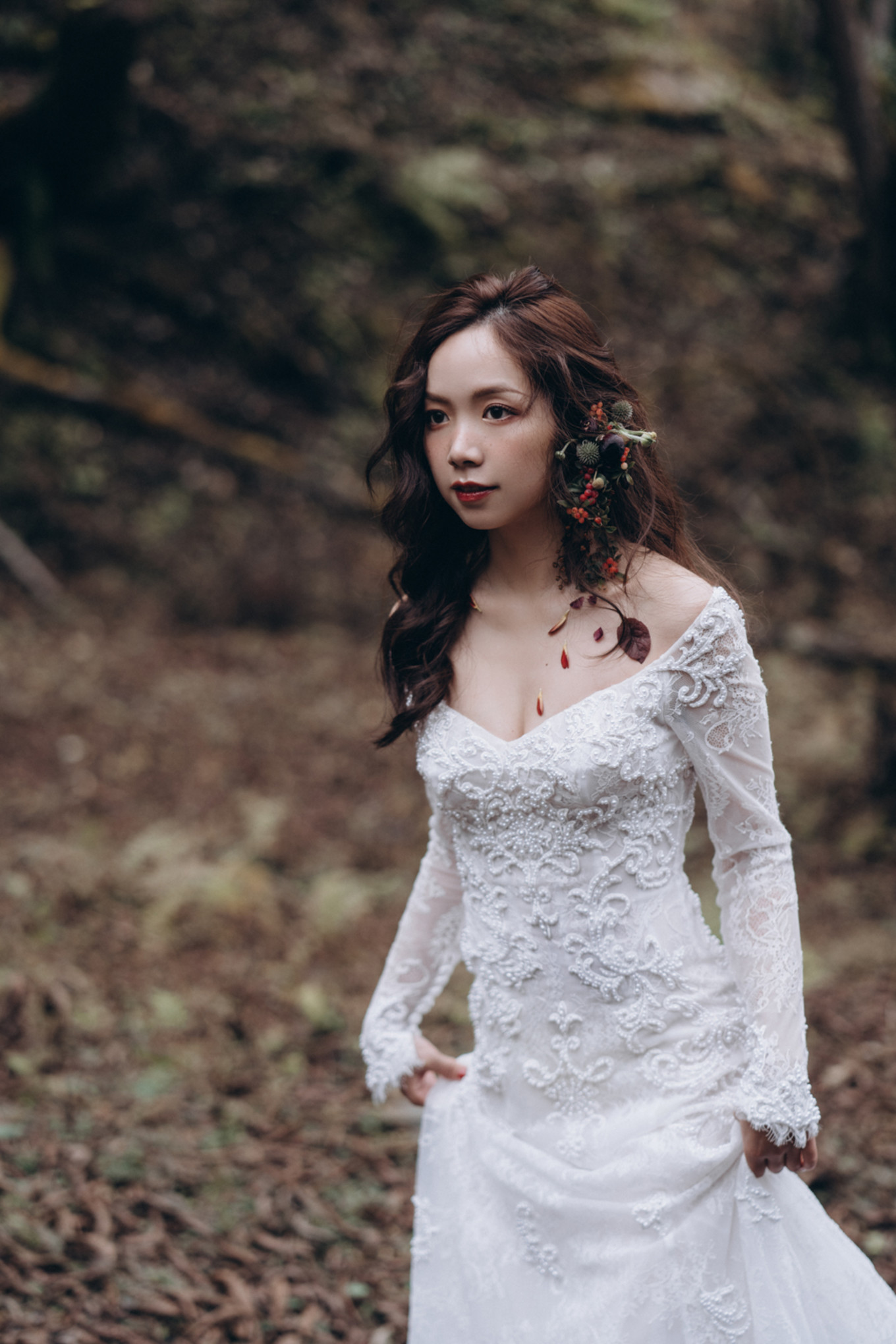 我们带上婚纱，去与世隔绝的山中办了一场绝世婚礼