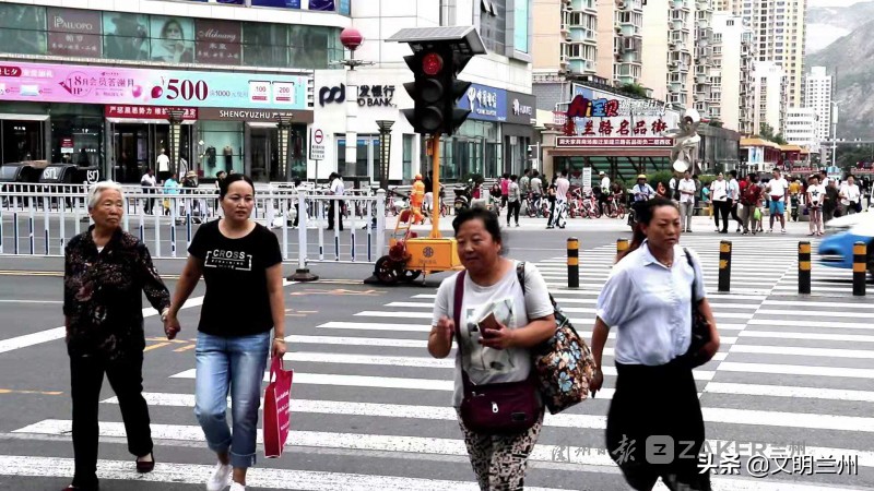 交警整治不礼让行人行人闯红灯,不文明交通违法行为之闯红灯篇