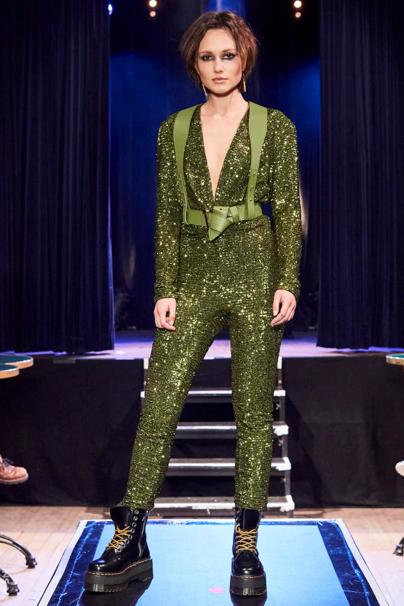 背带裤果然很减龄看起来很少女啊,哪种背带裤既减龄又不过时