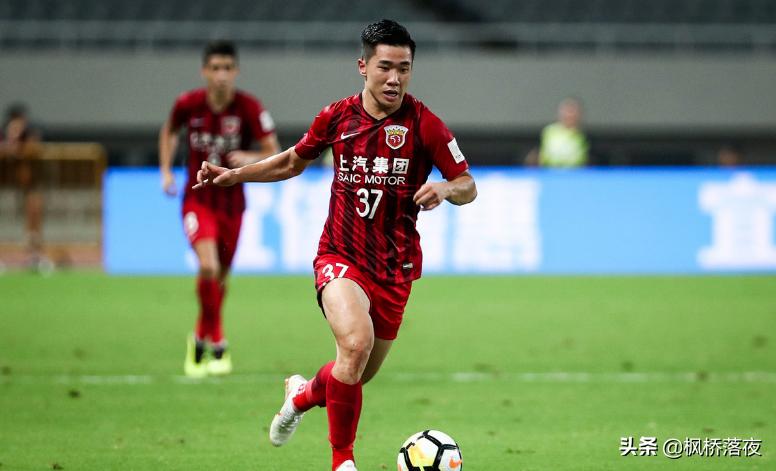 21岁国脚坦言深受希丁克喜爱！总开小灶，腿粗得让胡尔克都羡慕