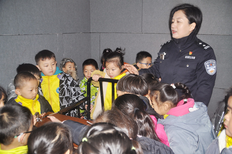 向阳文化幼儿园环创,向阳幼儿园亲子活动