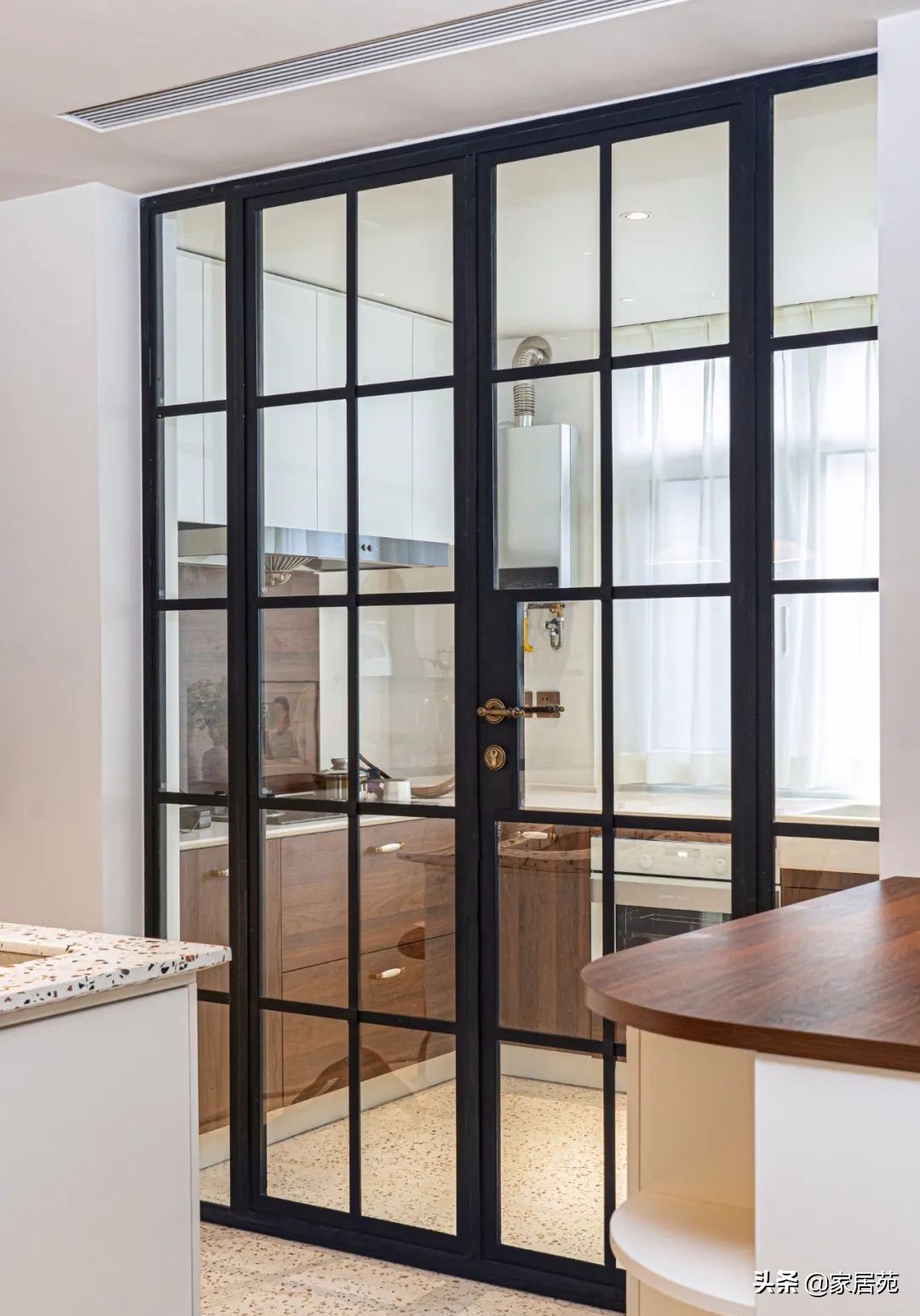 111㎡暗房惊艳翻身,简洁又耐看,还有超强储物力!