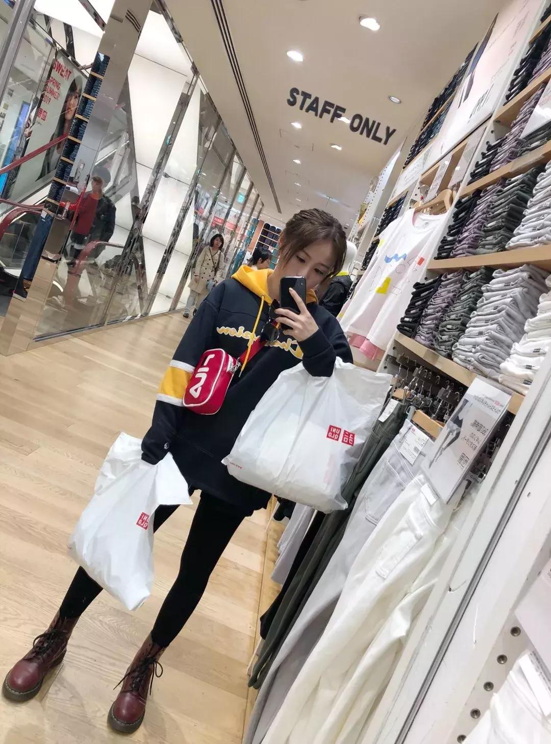 一年买三个奢侈品包包好吗,买过最后悔的大牌包包是什么