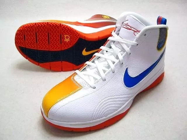 杜兰特的脚是不是扁平足,杜兰特的脚大了一些