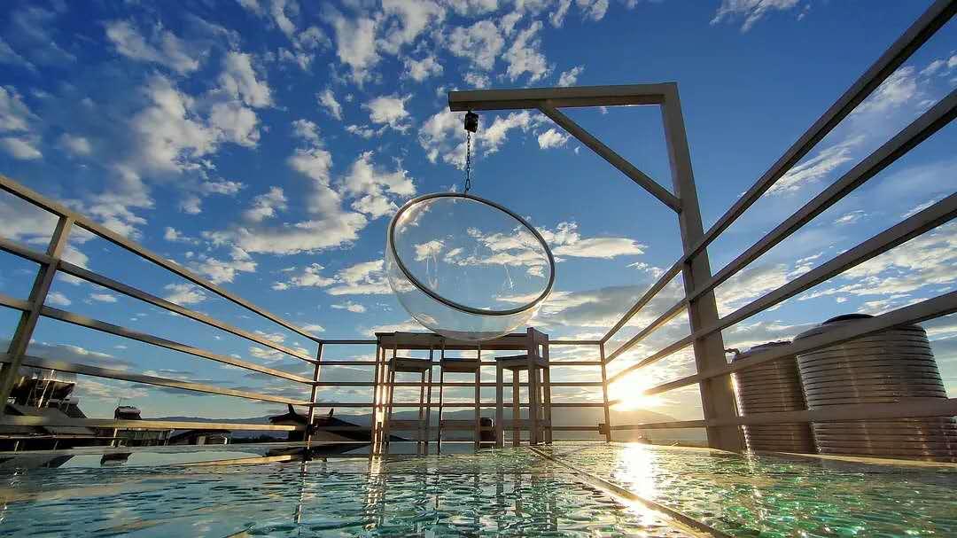 大理客栈月租百元，散步、读书、摆摊