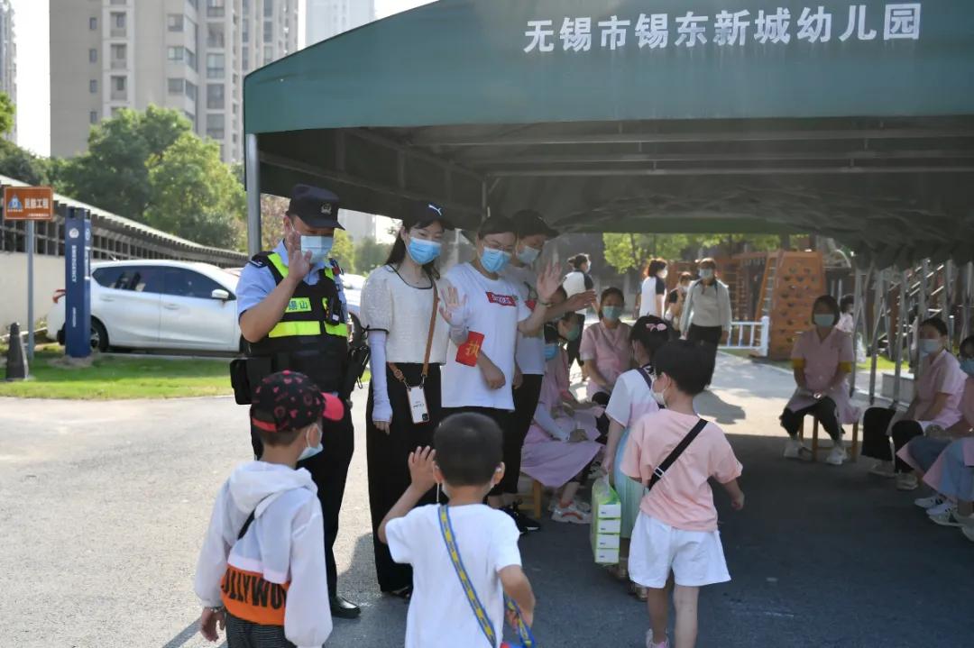 【我为群众办实事】开学“大片”，他们怎会缺席！