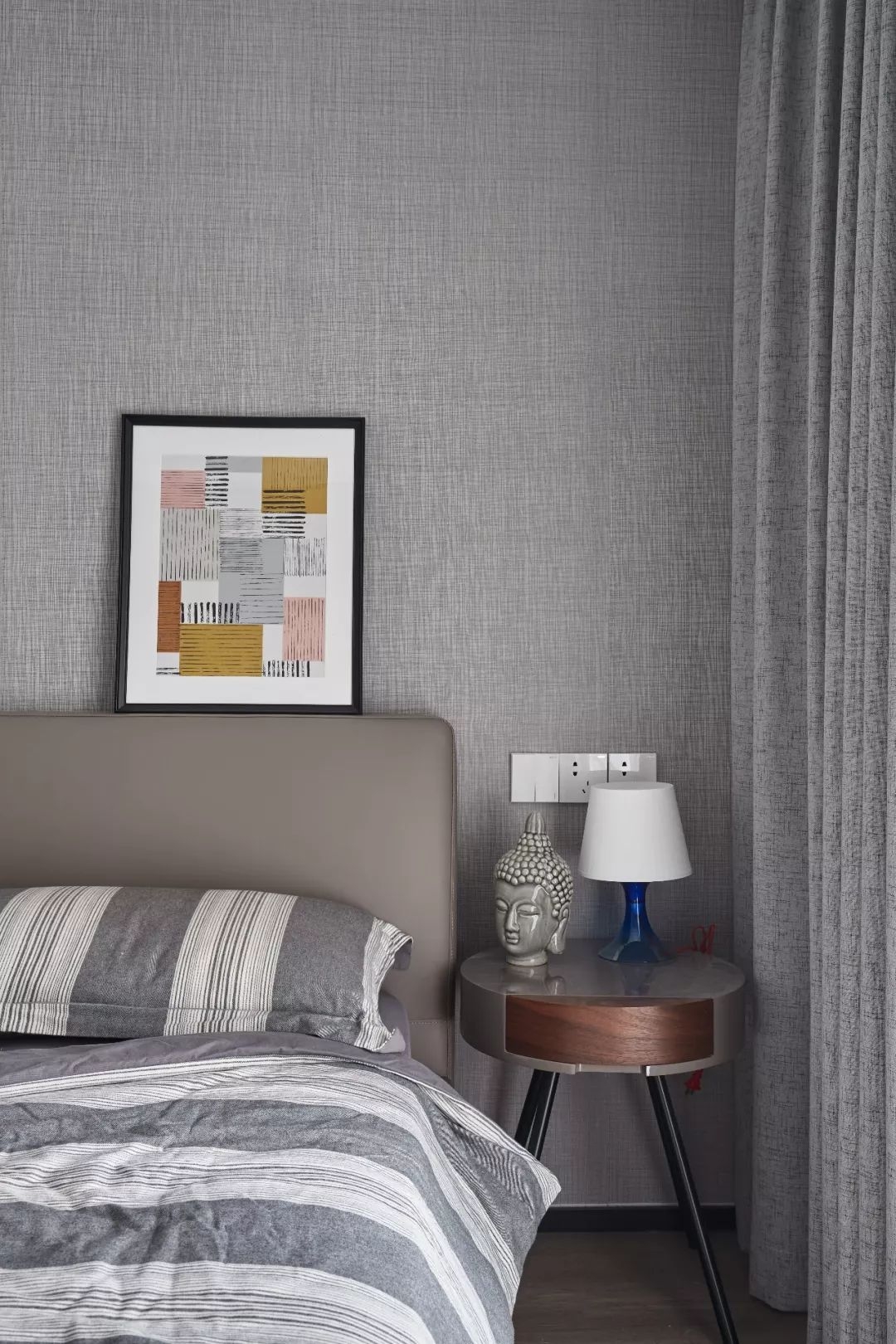 灰调极简风格的公寓,单身公寓高级灰墙面轻奢风格装修