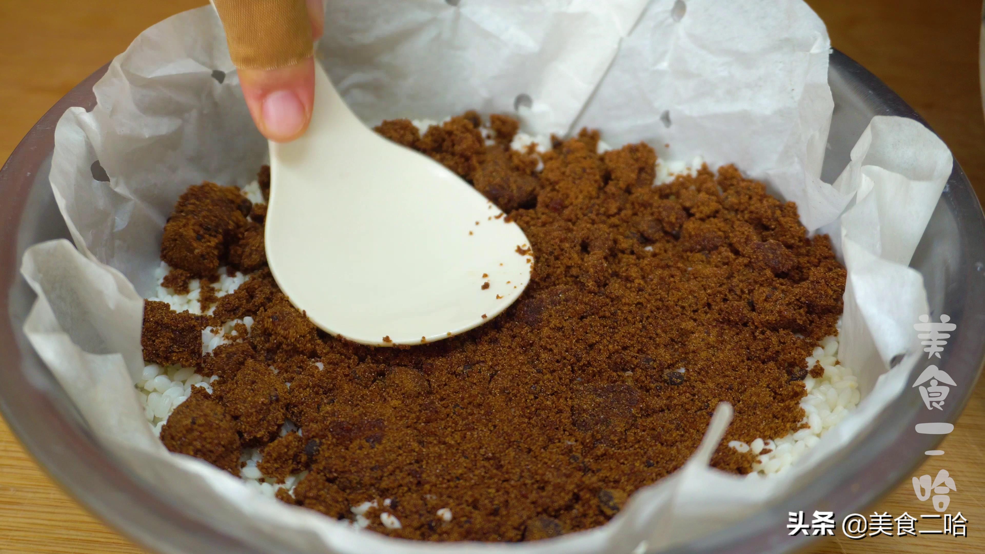 端午节奶奶烧饭,端午节怎样用粽叶做糯米饭