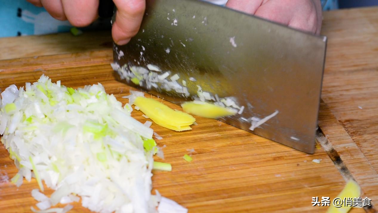 饭店不外传的不加水的饺子馅秘诀,调饺子馅时切记不要直接用盐