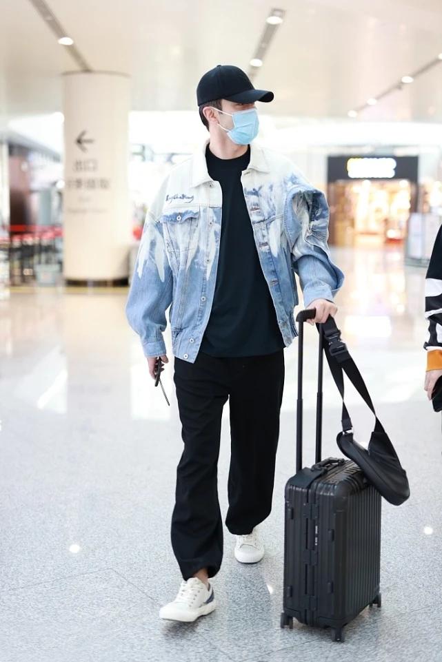 高伟光穿黑皮衣打扮,高伟光穿衣搭配图片