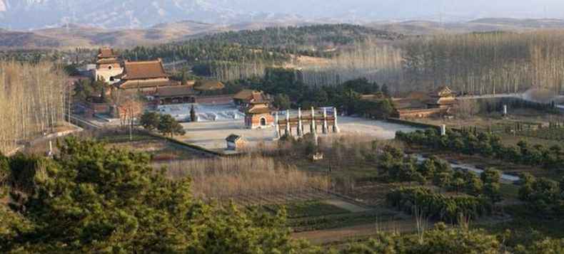 晚清最美女人被扔枯井淹死，死后墓被盗，拍成电影传说吓死大学生