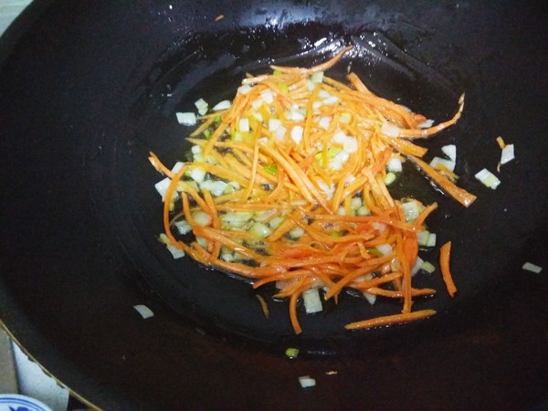 大厨教绿豆芽凉拌,大厨凉拌豆芽减脂餐做法