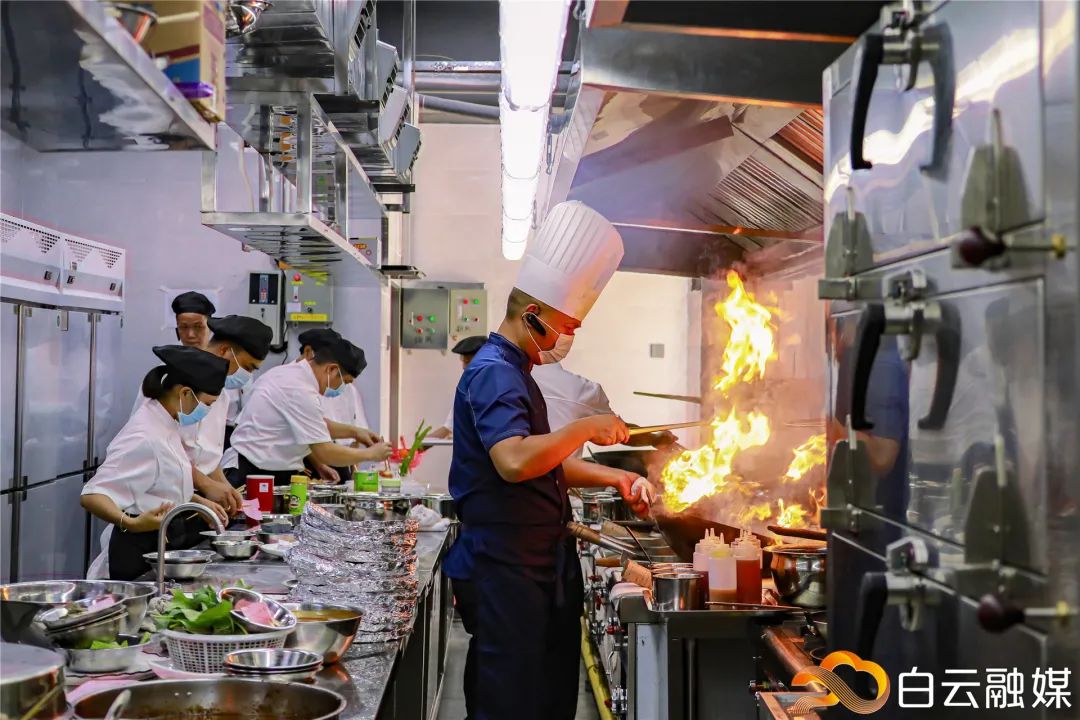 走,去太和!帽峰山下赏红叶、逛农庄、吃烧鸡、住民宿……