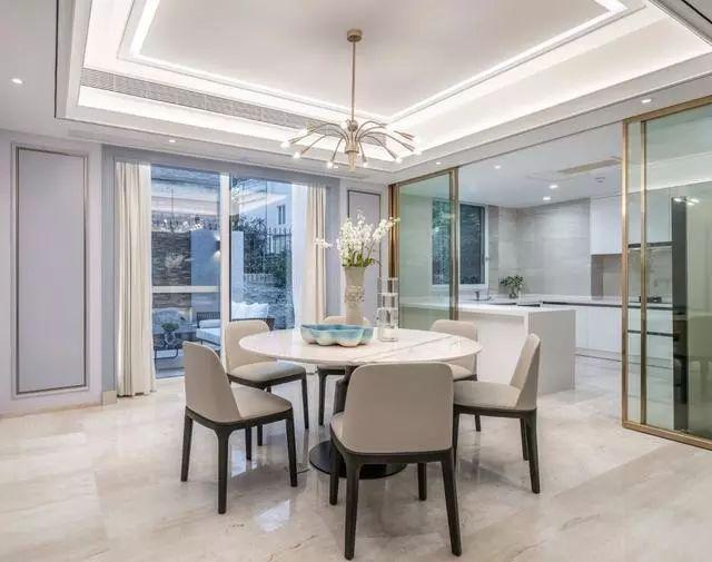 餐桌买什么样的好看又实用,餐桌桌垫一般用什么材质的好