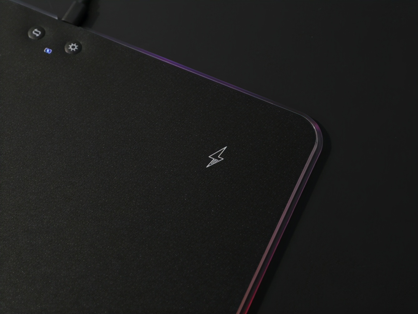 雷柏无线充电鼠标垫测评,雷柏v10rgb鼠标垫打游戏