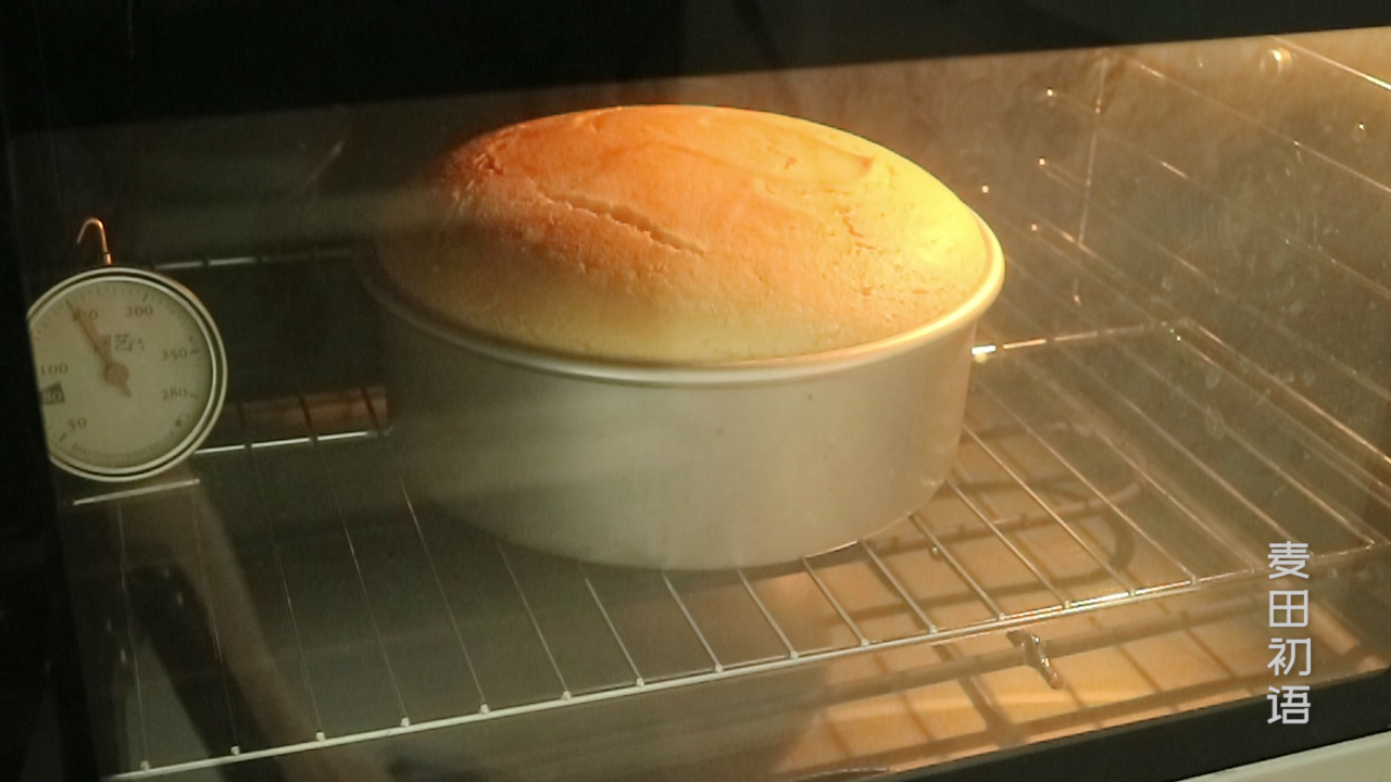 戚风蛋糕凹底和塌陷是怎么回事,做戚风蛋糕不塌陷的秘诀是啥