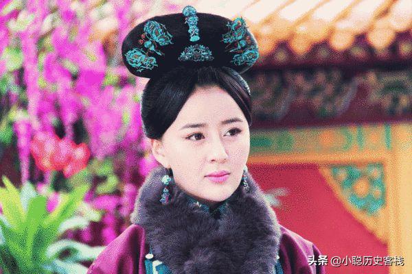 她本是敌国太后，怀着孩子改嫁皇太极，荣封贵妃，位分比孝庄还高