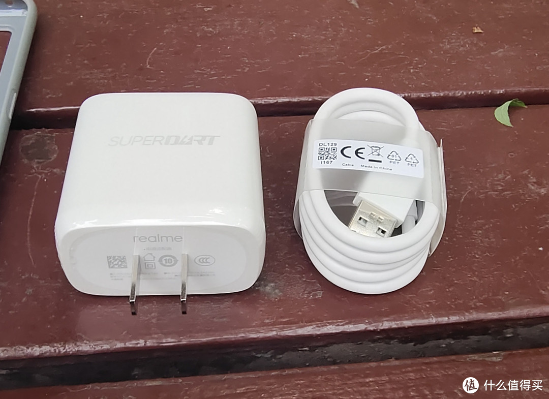 屏幕表现出色，老婆的美颜神机，realme真我GT大师探索版开箱