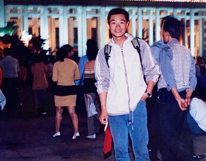 大鹏背后的人是谁,大鹏当年为啥能请这么多明星