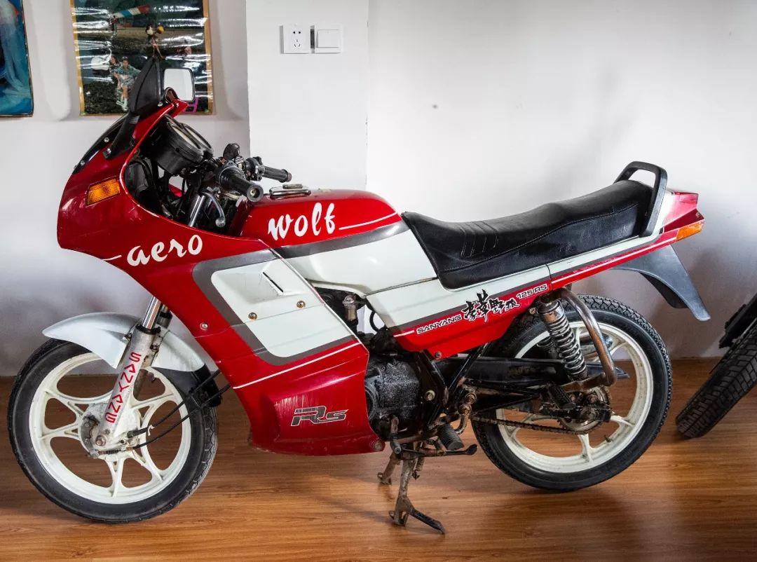 浙江一机车发烧友收藏40多辆摩托车,每一辆都有时代烙印