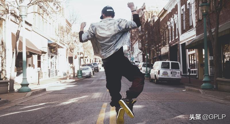 全球奢侈品服饰排行榜最新,时尚服饰产业发展趋势