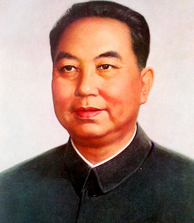 *国锋华**墓地：有很多老人鞠躬，回归卦山，不占民地