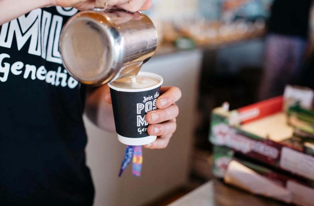 星巴克燕麦拿铁是用什么咖啡,麦当劳燕麦拿铁和浓香拿铁