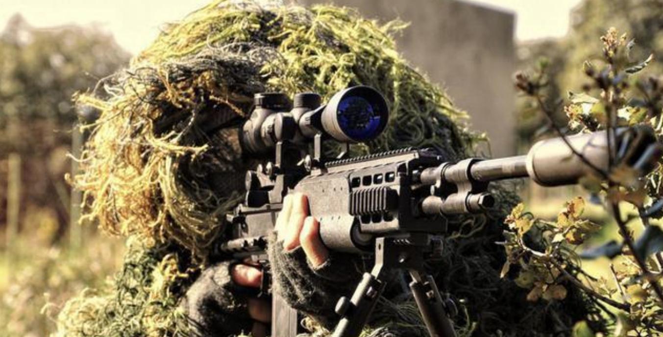 真正的*击狙**手不打头？为何*击狙**手要瞄准胸部，警察却要一枪爆头？