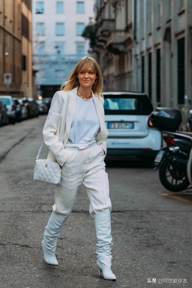靴子裤今年最流行的穿搭,运动裤靴子配什么上衣