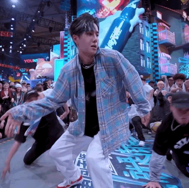 王一博的女性魅力,王一博穿女装vs肖战穿女装