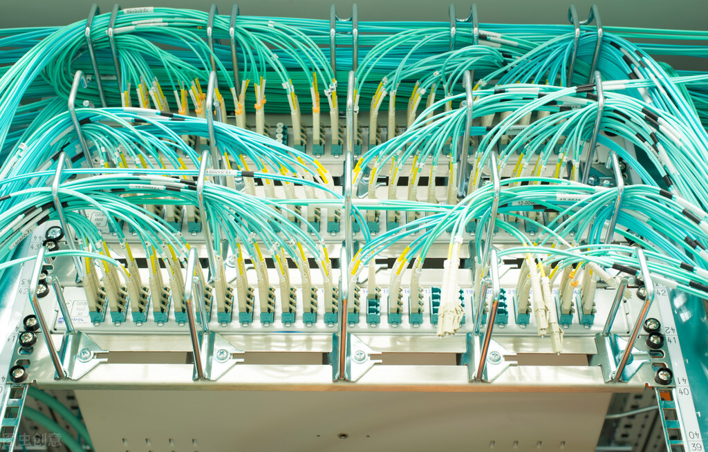 光纤配线架和odf配线架的区别,odf光纤配线架是如何熔纤的