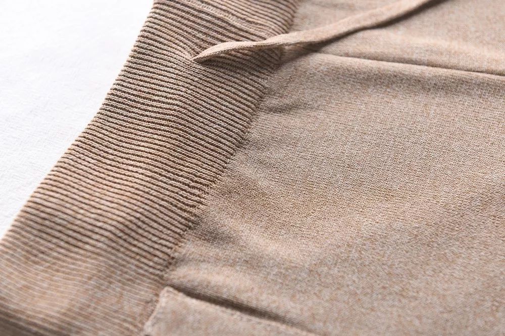 今年最火的流行裤子高腰阔腿裤,2020年流行阔腿裤还是窄腿裤