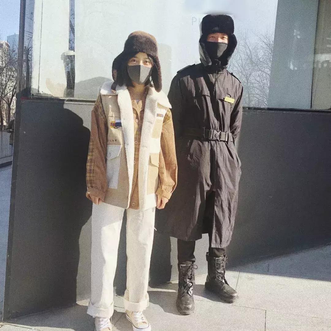 这篇春晚穿搭主要是来回(应)馈(付)社(老)会(板)的!