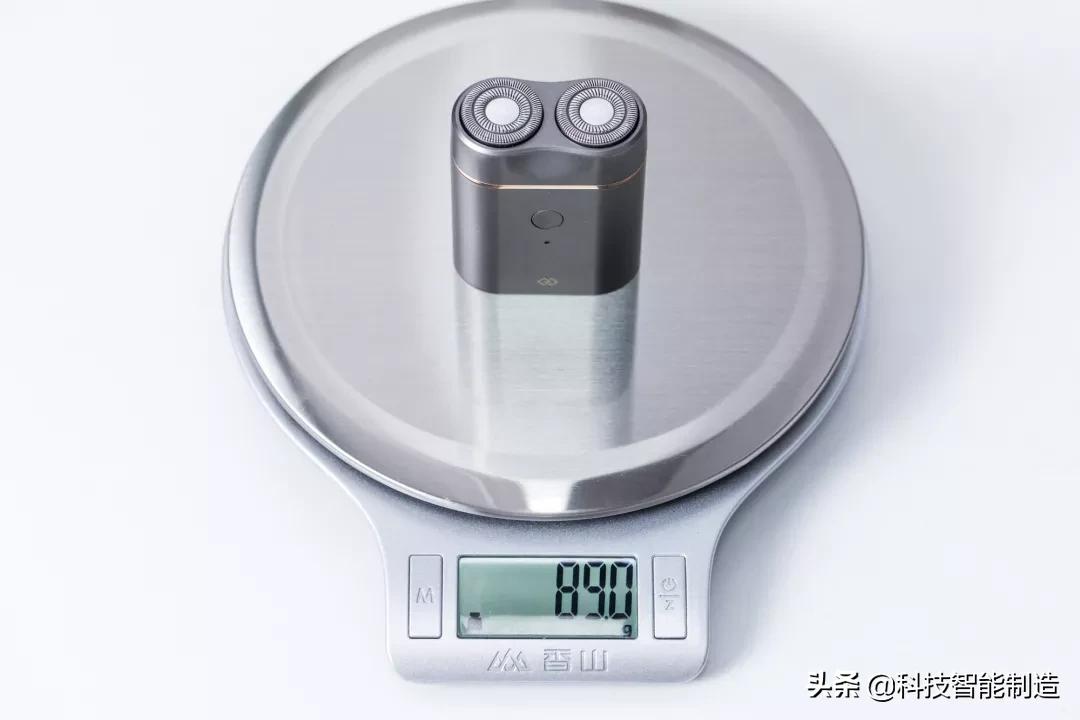 难怪小米有品都上架的焕醒剃须刀，89克打火机大小，15项产品专利