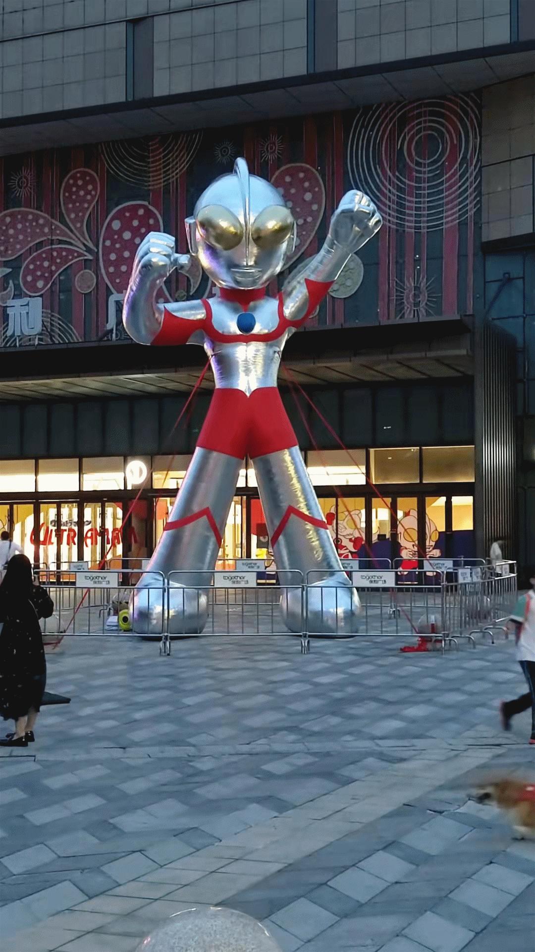 奥特曼拯救人类被怪兽打了,拯救地球奥特曼