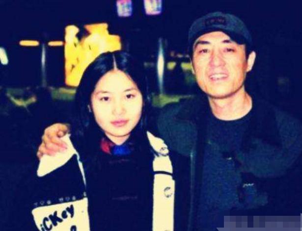 张艺谋大女儿张末两度嫁外国人,张艺谋女儿张末离婚原因